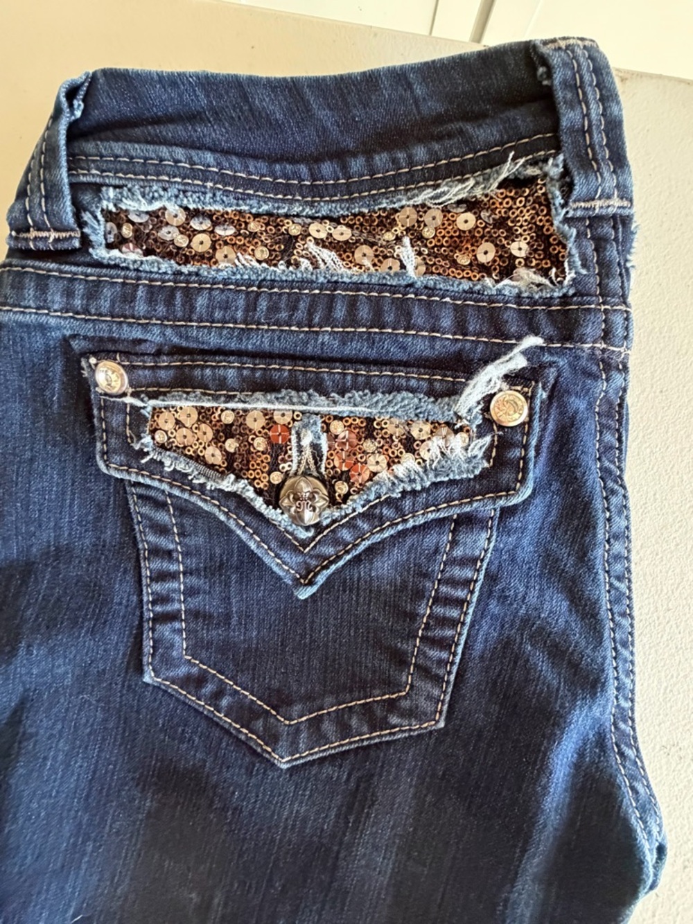 Miss Me Dark Blue Boot Cut Jeans with Sequin-Embellished Pockets size 27 - Picture 2 of 5